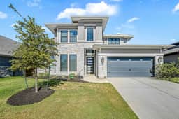 Dog-Friendly Home: Fenced Yard, BBQ, EV Charger
