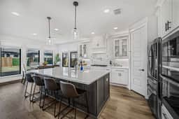 Dog-Friendly Home: Fenced Yard, BBQ, EV Charger