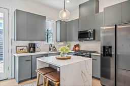 Near South Congress: Fenced Yard & Dog-Friendly