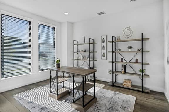 Dog-Friendly Home: Fenced Yard, BBQ, EV Charger