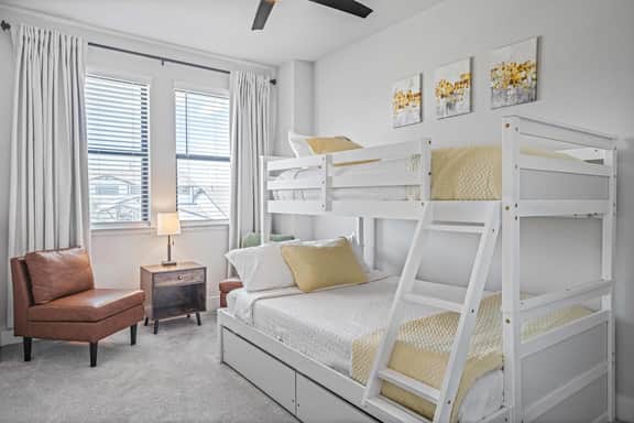 Dog-Friendly Home: Fenced Yard, BBQ, EV Charger