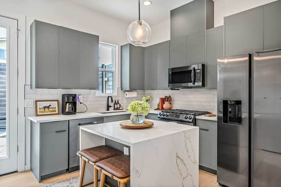 Near South Congress: Fenced Yard & Dog-Friendly