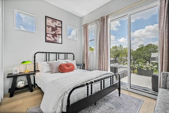 Near South Congress: Fenced Yard & Dog-Friendly