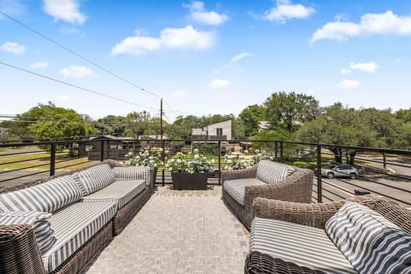 Dog-Friendly with Fenced Yard, Grill & Fire Pit - Image 2