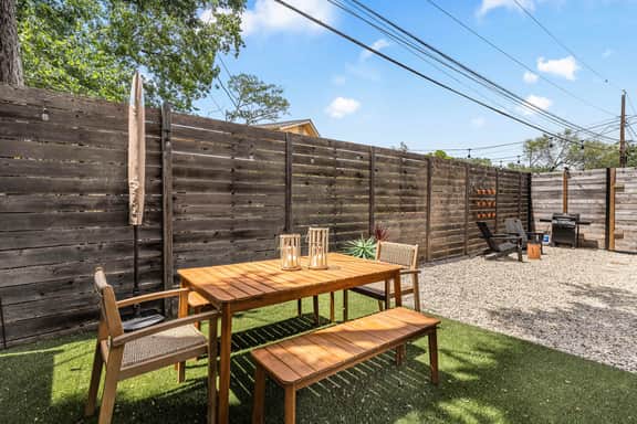 Dog-Friendly Home: Fenced Yard, Grill & Fire Pit - Image 2