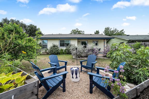 Workspace, Fire Pit & Private Outdoor Space