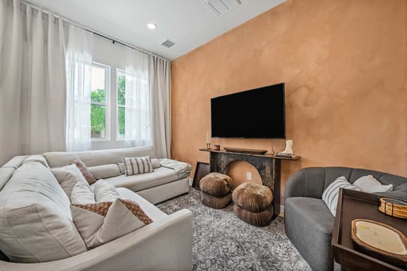 Dog-Friendly with Fenced Yard, Grill & Fire Pit - Image 1